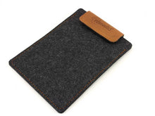 Laden Sie das Bild in den Galerie-Viewer, Version für das iPad mini mit hellem Leder