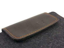 Laden Sie das Bild in den Galerie-Viewer, Wollfilz + Nappaleder