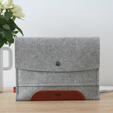 Laden Sie das Bild in den Galerie-Viewer, Hellgrau + Hellbraun