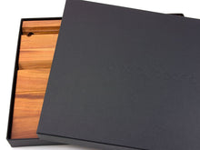 Laden Sie das Bild in den Galerie-Viewer, Geschenkkarton