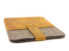 Laden Sie das Bild in den Galerie-Viewer, Verschlusslasche und Patronentaschenknopf